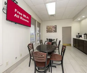Photo 4 - Red Roof Inn Bay Minette