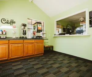 Photo 3 - Regency Inn Channelview