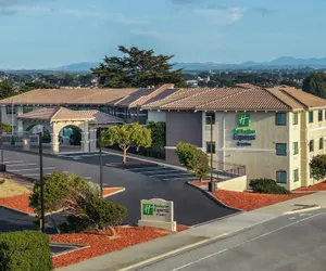 Photo 2 - Holiday Inn Express Hotel & Suites Marina - State Beach Area by IHG