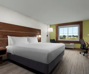 Photo 2 - Holiday Inn Express Hotel & Suites Marina - State Beach Area by IHG