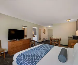 Photo 5 - SureStay Plus Hotel by Best Western Berkeley Springs