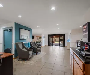 Photo 2 - SureStay Plus Hotel by Best Western Berkeley Springs