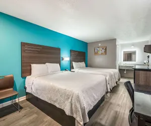 Photo 4 - Econo Lodge Russellville