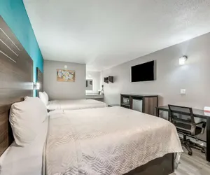 Photo 5 - Econo Lodge Russellville