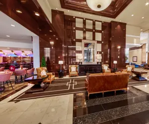 Photo 3 - Sheraton Overland Park Hotel at the Convention Center