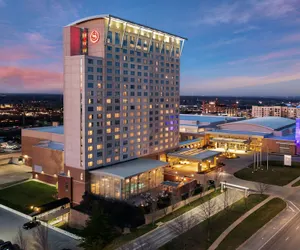 Photo 2 - Sheraton Overland Park Hotel at the Convention Center