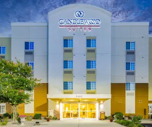 Photo 2 - Candlewood Suites New Bern, an IHG Hotel