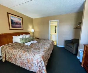 Photo 5 - The Oceanfront Viking Motel