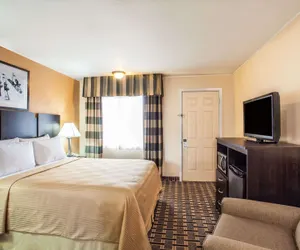 Photo 5 - Travelodge by Wyndham South Burlington