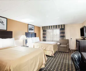 Photo 4 - Travelodge by Wyndham South Burlington