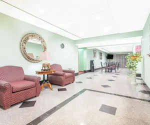 Photo 3 - Super 8 by Wyndham Spartanburg/I-26 Exit 22