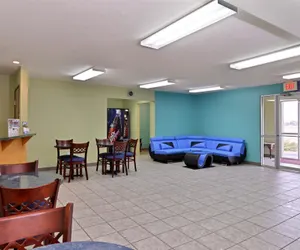 Photo 4 - Americas Best Value Inn Seymour