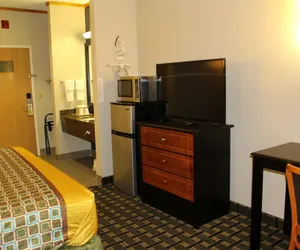 Photo 4 - Homegate Inn and Suites