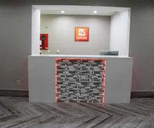 Photo 3 - Westbridge Inn & Suites Carrollton