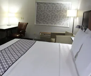Photo 5 - Westbridge Inn & Suites Carrollton