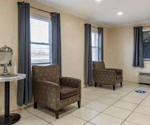 Photo 2 - Quality Inn & Suites Columbus West