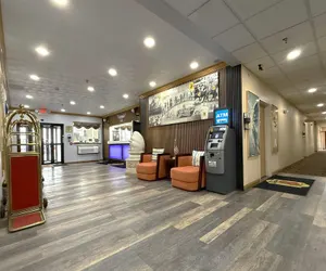 Photo 4 - Super 8 by Wyndham Uniontown PA