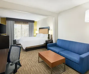 Photo 4 - Holiday Inn Express & Suites Jacksonville SE- Med Ctr Area by IHG