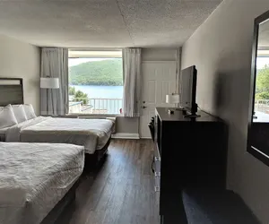 Photo 3 - Lakefront Terrace Resort