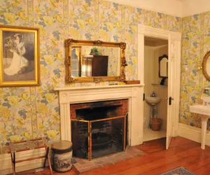 Photo 4 - Strong House Inn