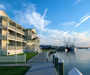Photo 2 - Hampton Inn & Suites Chincoteague Waterfront