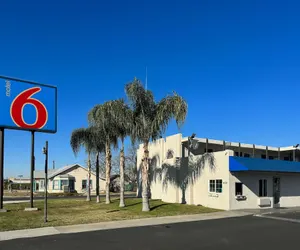 Photo 2 - Motel 6 Delano, CA