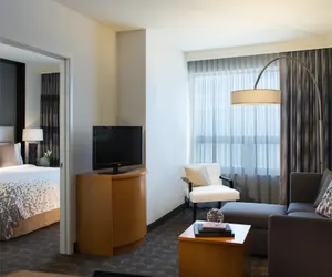 Photo 4 - Renaissance Chicago O'Hare Suites Hotel