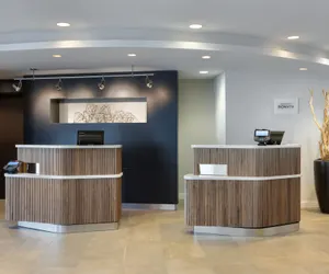 Photo 4 - Courtyard by Marriott Edison Woodbridge