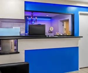 Photo 5 - Days Inn by Wyndham Houston East