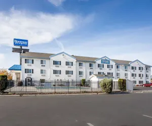 Photo 2 - Rodeway Inn & Suites - Nampa