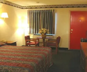 Photo 5 - Red Carpet Inn Williamstown