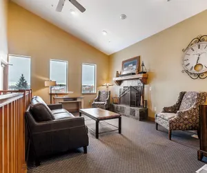 Photo 3 - Crestview Condominiums by All Seasons Resort Lodging