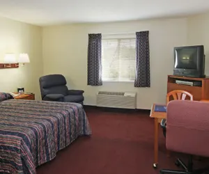 Photo 4 - Candlewood Suites Newport News/Yorktown, an IHG Hotel