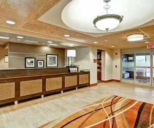 Photo 2 - Hampton Inn & Suites Leesburg