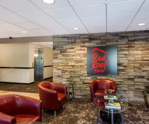 Photo 4 - Red Roof Inn Hendersonville