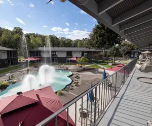 Photo 2 - Interurban Suites Hotel