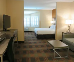 Photo 4 - Holiday Inn Express & Suites Elk Grove Central - Hwy 99 by IHG
