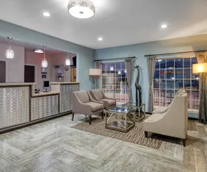 Photo 3 - Best Western Lake Conroe Inn