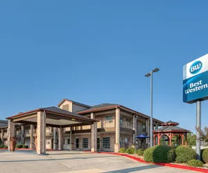 Photo 2 - Best Western Lake Conroe Inn