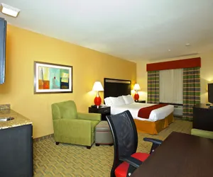 Photo 5 - Holiday Inn Express Acworth - Kennesaw Northwest, an IHG Hotel