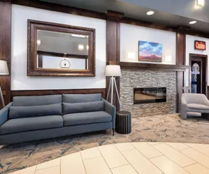 Photo 4 - Super 8 by Wyndham Conrad