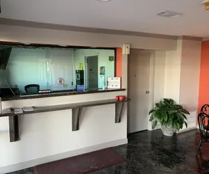 Photo 3 - Americas Best Value Inn Houston Hobby Airport