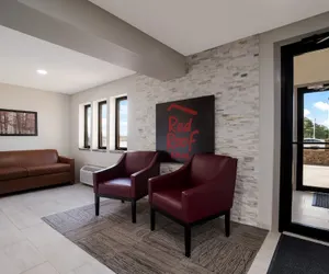Photo 3 - Red Roof Inn Marston