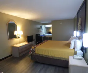 Photo 5 - Super 8 by Wyndham Kosciusko