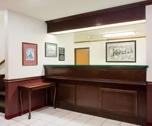 Photo 2 - Super 8 by Wyndham New Hampton