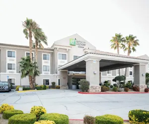 Photo 2 - Holiday Inn Express Hotel & Suites Hesperia by IHG