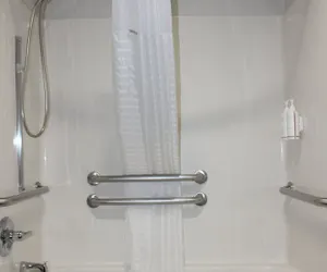 Photo 3 - Super 8 by Wyndham Gardner