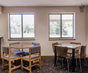 Photo 4 - Super 8 by Wyndham Madison