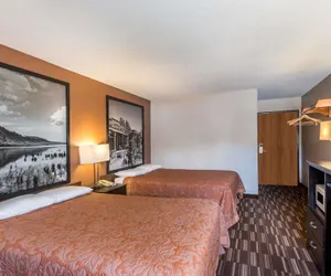 Photo 2 - Super 8 by Wyndham Madison