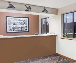 Photo 3 - Super 8 by Wyndham Madison